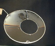 Un buco in una lamina